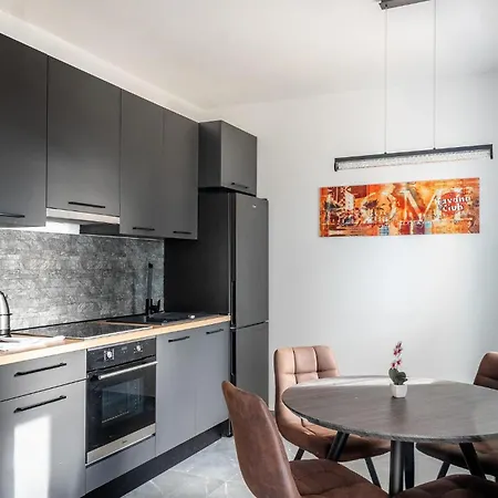 Gorgeous In With Wifi Apartment