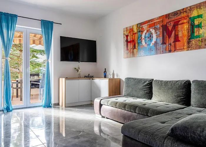 Gorgeous In With Wifi *